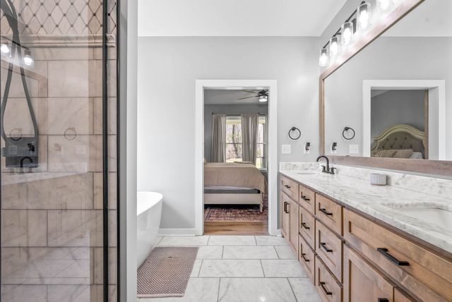 234 Davis Ln, Erin, TN 37061