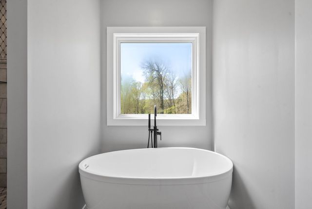 234 Davis Ln, Erin, TN 37061