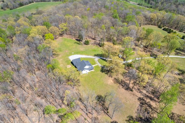 234 Davis Ln, Erin, TN 37061