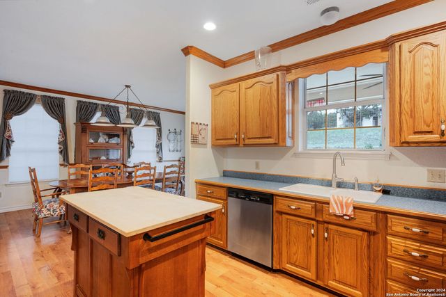 108 MOUNTAIN VW, Boerne, TX 78006