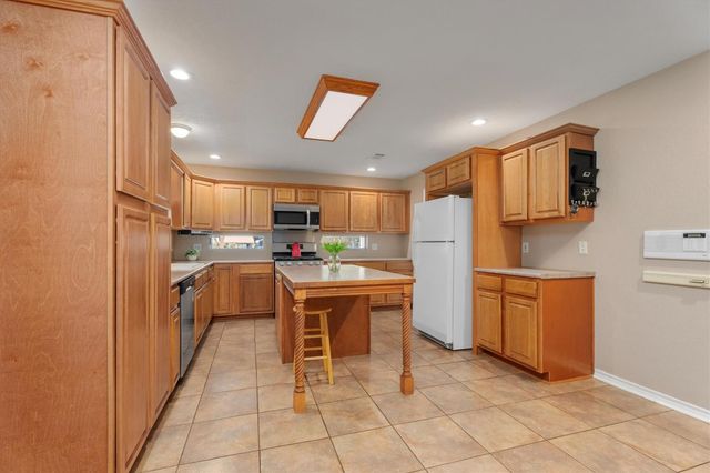 10205 Fostoria Road, Cleveland, TX 77328