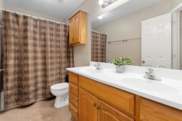 10205 Fostoria Road, Cleveland, TX 77328