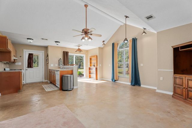 10205 Fostoria Road, Cleveland, TX 77328