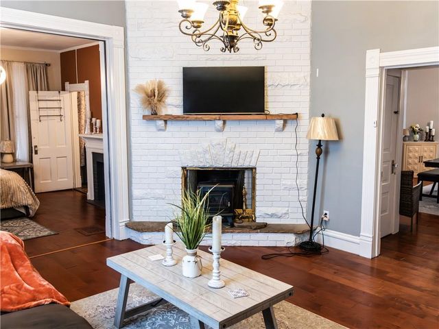 804 N Main Street, Independence, MO 64050