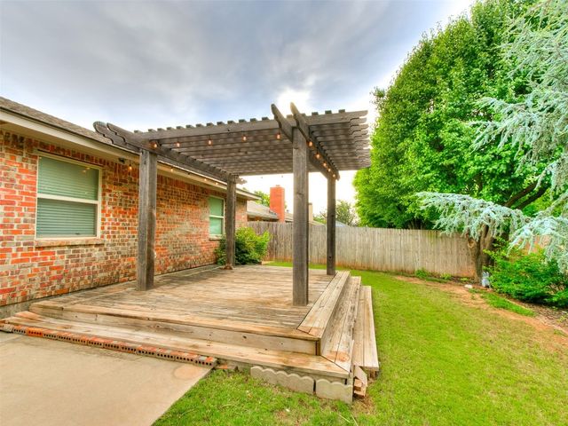 7204 Walnut Creek Drive, Oklahoma City, OK 73142