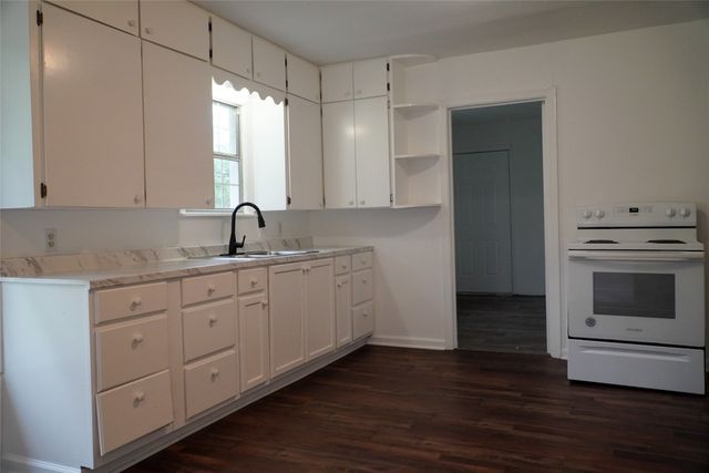 403 N Fairview Street, Keene, TX 76059