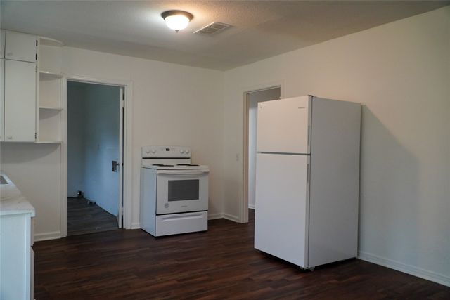 403 N Fairview Street, Keene, TX 76059