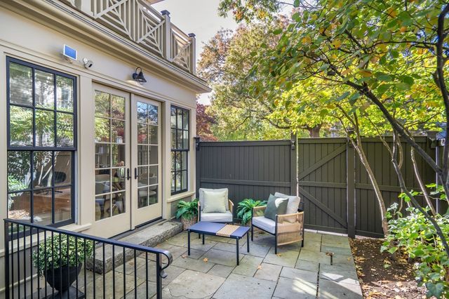 1-7 Brattle Cir` 1, Cambridge, MA 02138