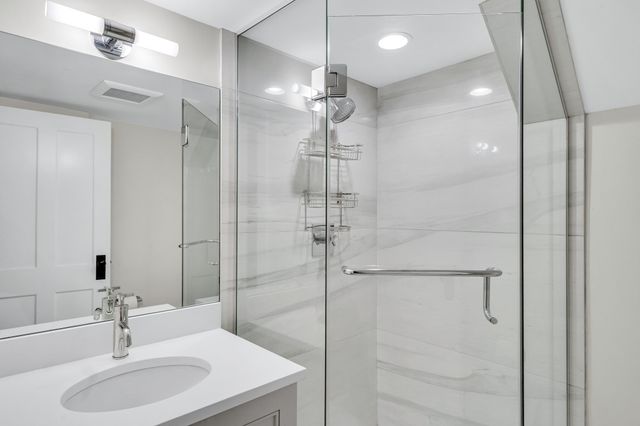 1-7 Brattle Cir` 1, Cambridge, MA 02138