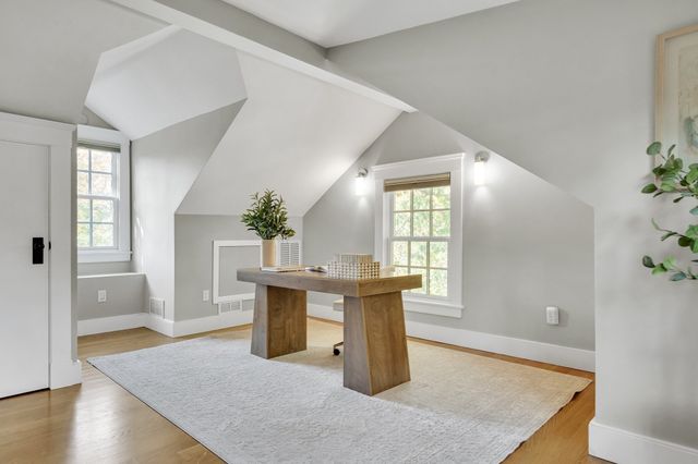 1-7 Brattle Cir` 1, Cambridge, MA 02138