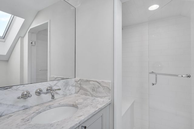 1-7 Brattle Cir` 1, Cambridge, MA 02138