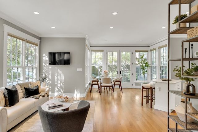 1-7 Brattle Cir` 1, Cambridge, MA 02138