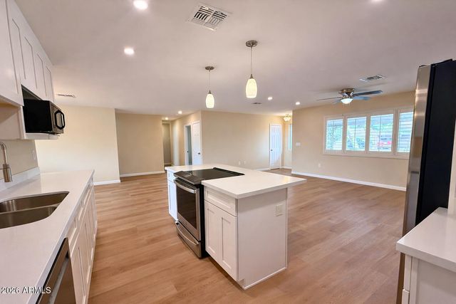 10509 W SNEAD Drive, Sun City, AZ 85351