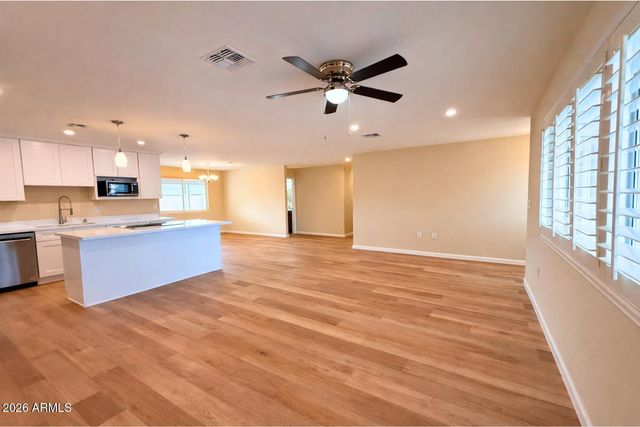 10509 W SNEAD Drive, Sun City, AZ 85351