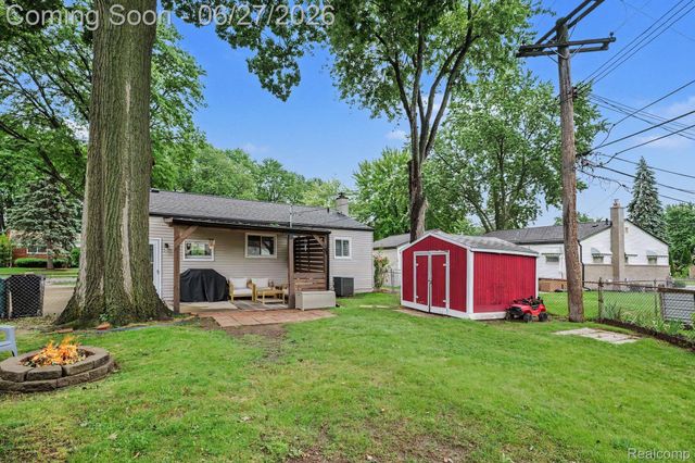 590 Hecht Drive, Madison Heights, MI 48071