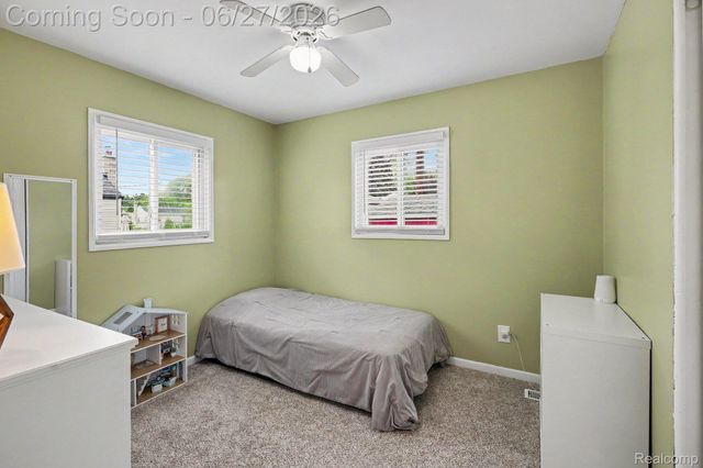 590 Hecht Drive, Madison Heights, MI 48071
