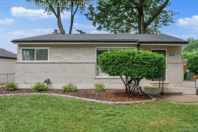 590 Hecht Drive, Madison Heights, MI 48071