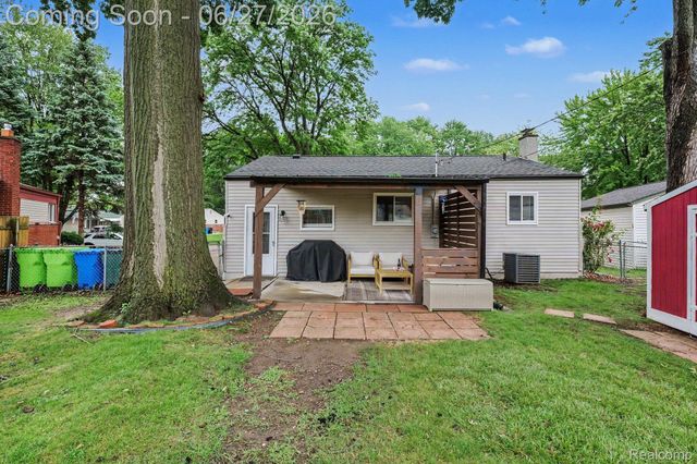 590 Hecht Drive, Madison Heights, MI 48071