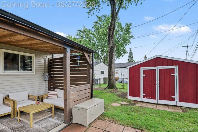 590 Hecht Drive, Madison Heights, MI 48071