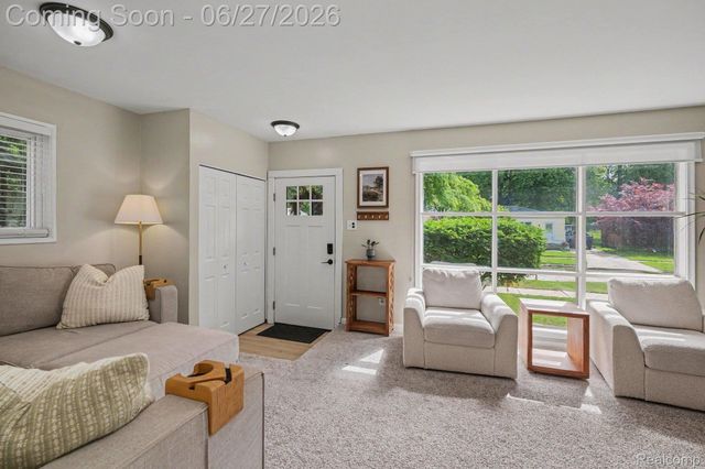 590 Hecht Drive, Madison Heights, MI 48071