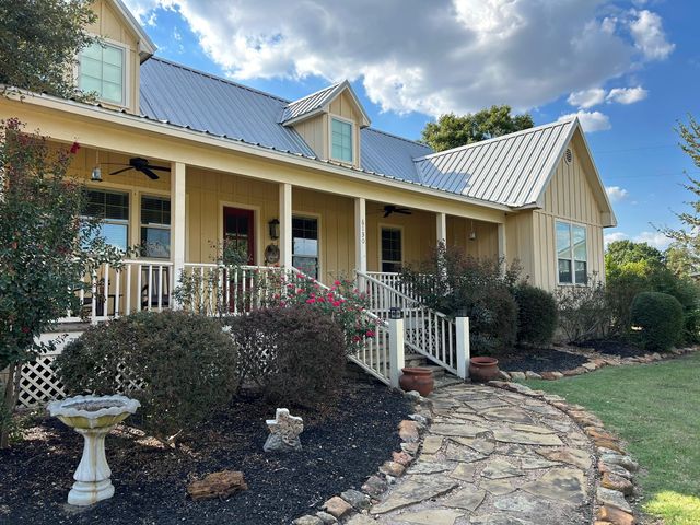 6130 Homeland Lane, Brenham, TX 77833