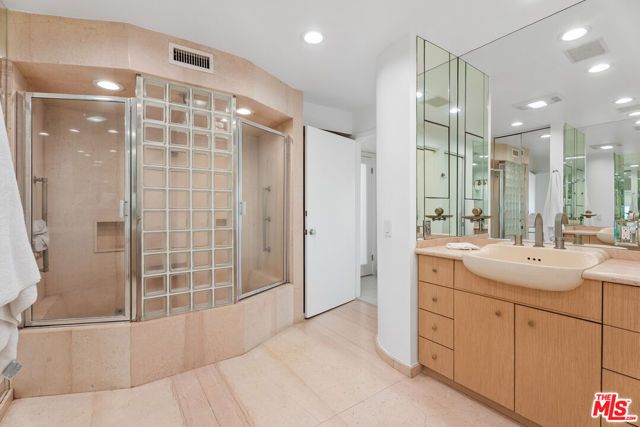 4 Jib Street 13, Marina Del Rey, CA 90292