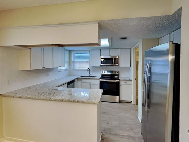 7022 Fox Knoll Lane, Humble, TX 77338