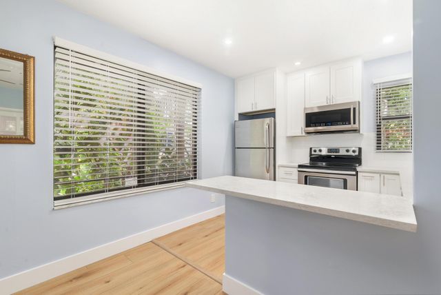 308 Croton Way B, West Palm Beach, FL 33401