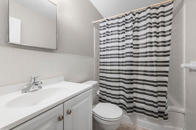 27699 Brettonwoods Street, Madison Heights, MI 48071