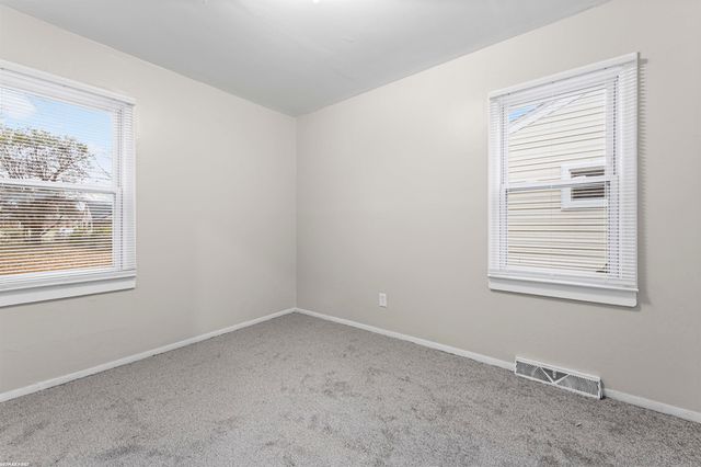 27699 Brettonwoods Street, Madison Heights, MI 48071