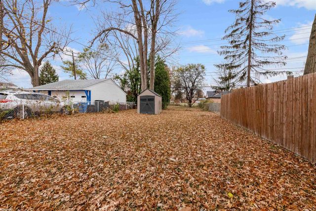 27699 Brettonwoods Street, Madison Heights, MI 48071