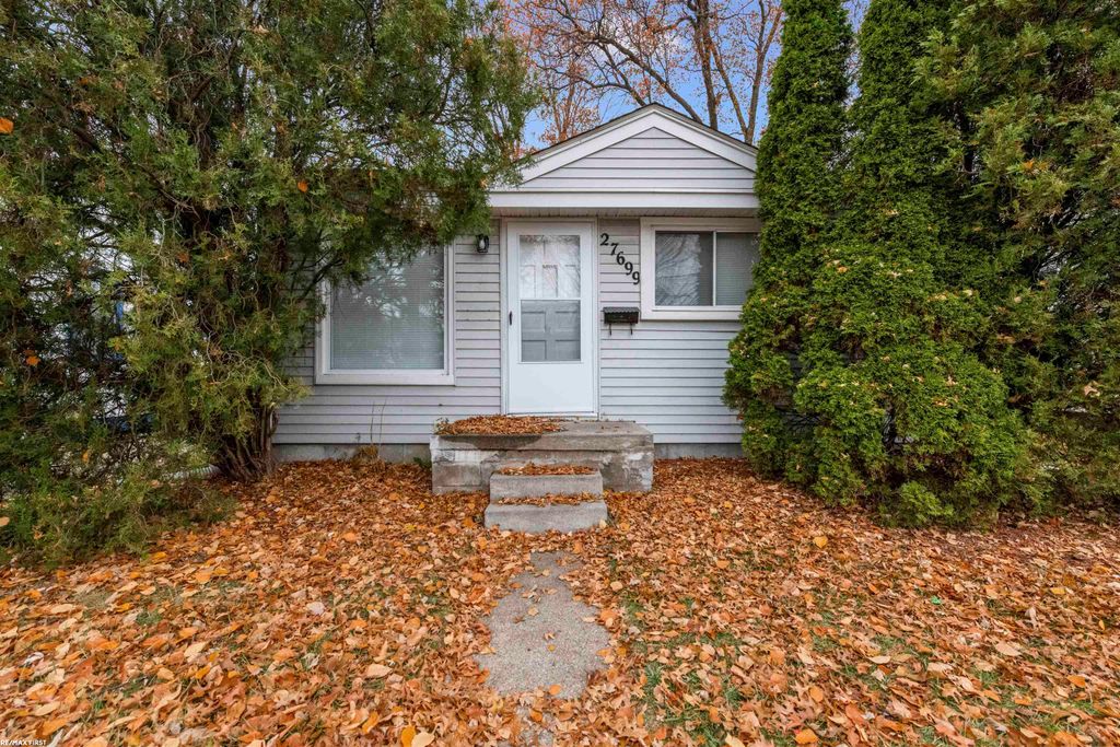 27699 Brettonwoods Street, Madison Heights, MI 48071