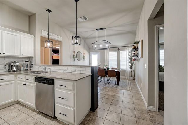 9541 SW 27th Street, Oklahoma City, OK 73128