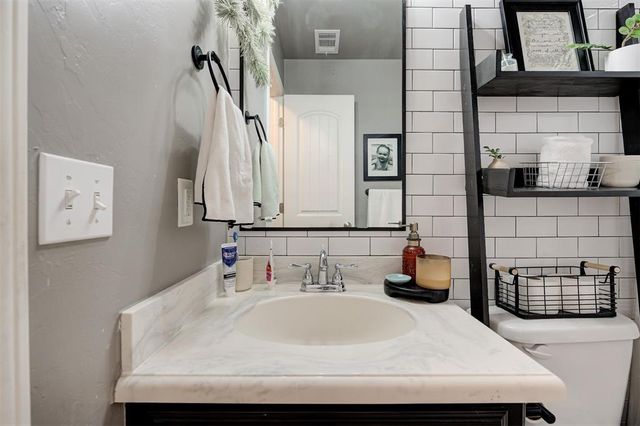 9541 SW 27th Street, Oklahoma City, OK 73128