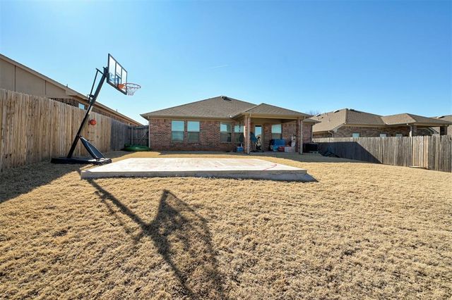 9541 SW 27th Street, Oklahoma City, OK 73128