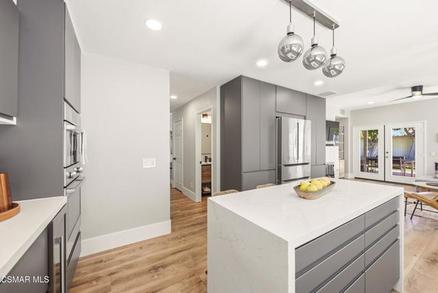 178 Giant Oak Avenue, Newbury Park, CA 91320