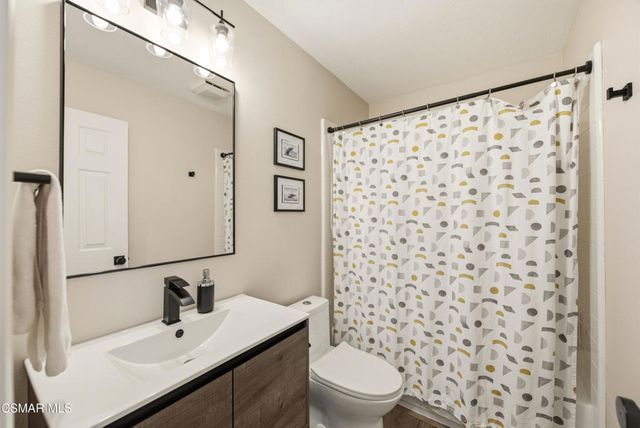 178 Giant Oak Avenue, Newbury Park, CA 91320