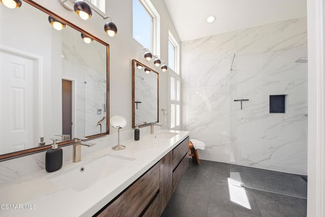 178 Giant Oak Avenue, Newbury Park, CA 91320