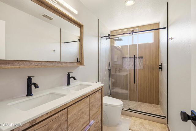 178 Giant Oak Avenue, Newbury Park, CA 91320