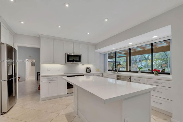 16745 SW 74th Ct, Palmetto Bay, FL 33157