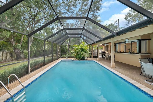 16745 SW 74th Ct, Palmetto Bay, FL 33157