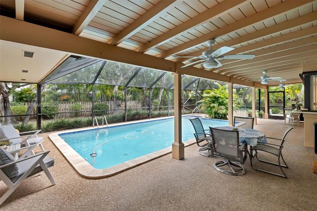 16745 SW 74th Ct, Palmetto Bay, FL 33157