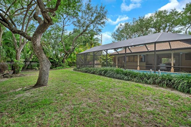 16745 SW 74th Ct, Palmetto Bay, FL 33157