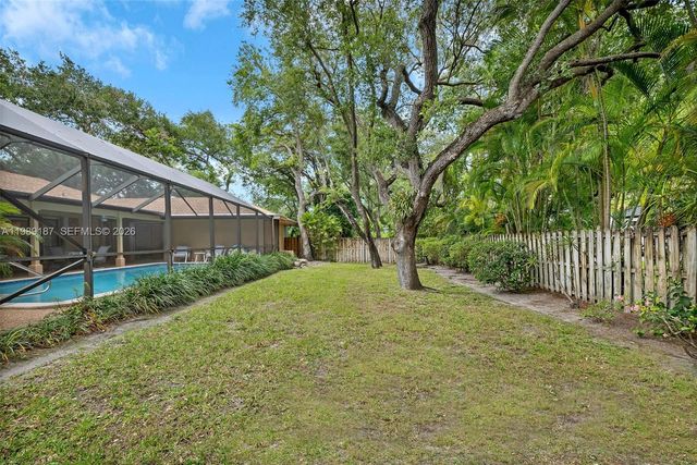 16745 SW 74th Ct, Palmetto Bay, FL 33157