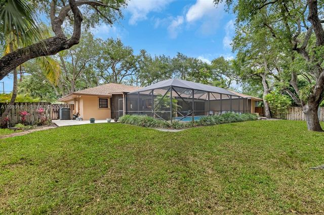 16745 SW 74th Ct, Palmetto Bay, FL 33157