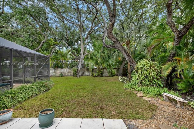 16745 SW 74th Ct, Palmetto Bay, FL 33157