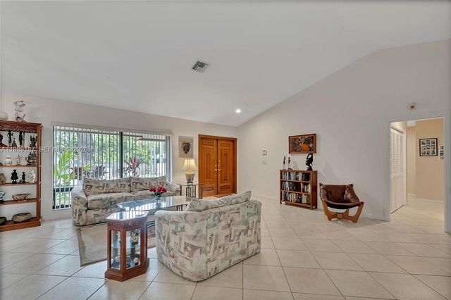 16745 SW 74th Ct, Palmetto Bay, FL 33157