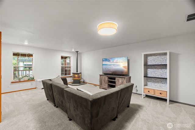 8825 Skokomish Way NE, Olympia, WA 98516