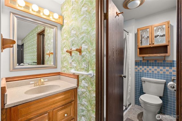 8825 Skokomish Way NE, Olympia, WA 98516