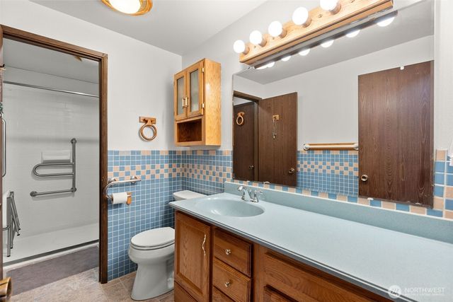 8825 Skokomish Way NE, Olympia, WA 98516